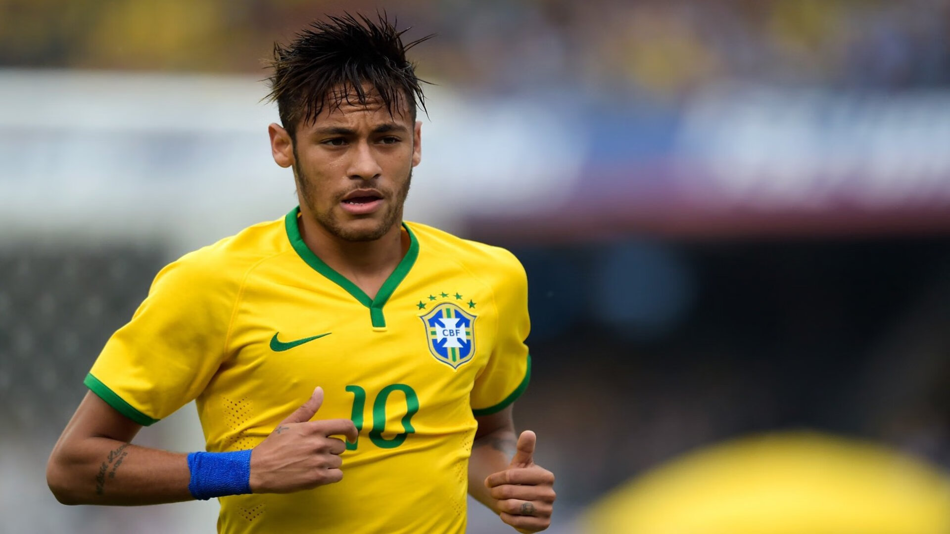 戈麦斯封神之夜!草根皇家社会掀翻巨无霸拜仁,欧冠今夜属于不屈与精密